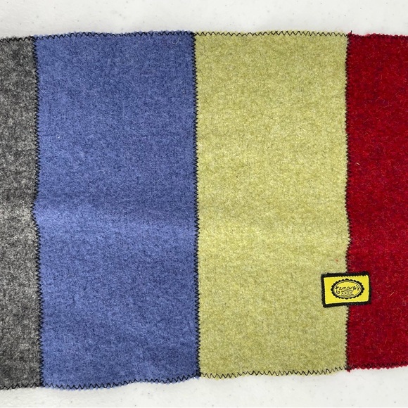 Tamara’s 100% Wool Made in USA Piecework Wrap Button Accented Whipstitched Scarf - Picture 5 of 12